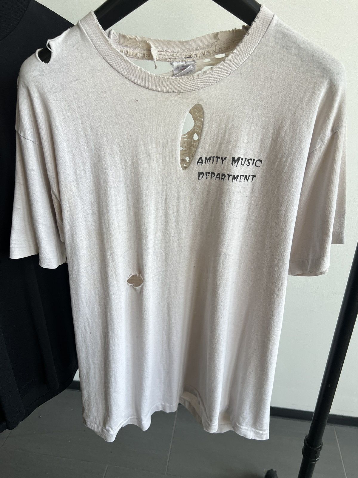 Vintage Vintage Thrashed Single Stitch 90s Amityville Horror Tee Size US L / EU 52-54 / 3 - 2 Thumbnail