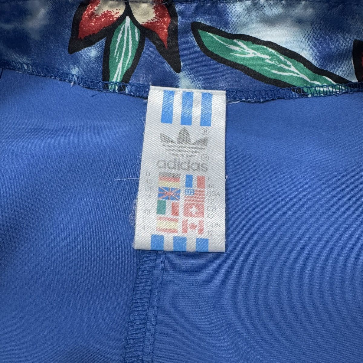 Adidas × Vintage Vintage Adidas Women Shorts Size USA 12 Size 34" / US 12 / IT 48 - 11 Thumbnail