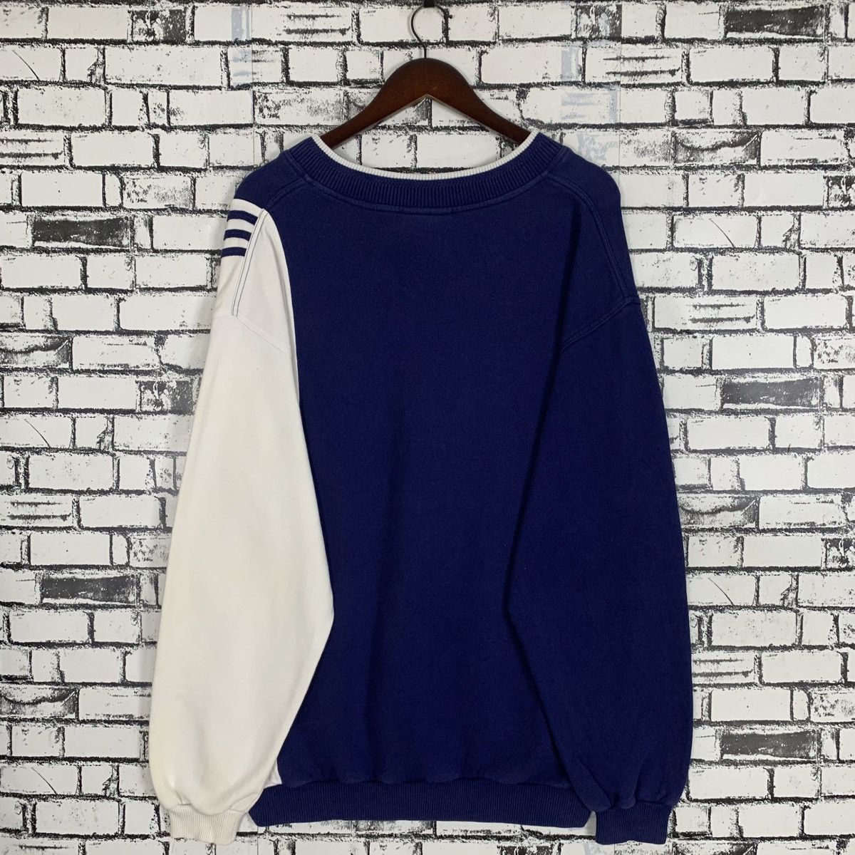 Adidas × Vintage Vintage 90s Sportwear Adidas Embroidery Sweatshirt Size US M / EU 48-50 / 2 - 7 Thumbnail