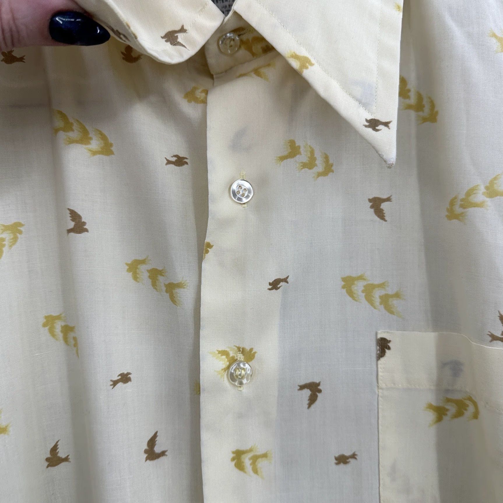 Vintage Custom Fashioned-Ever Pressed Shirt Mens L VTG Floral Short Sleeve Button-Up Collared Wing 17 Preppy Birds Flower All Seasons Yellow Size US M / EU 48-50 / 2 - 7 Thumbnail