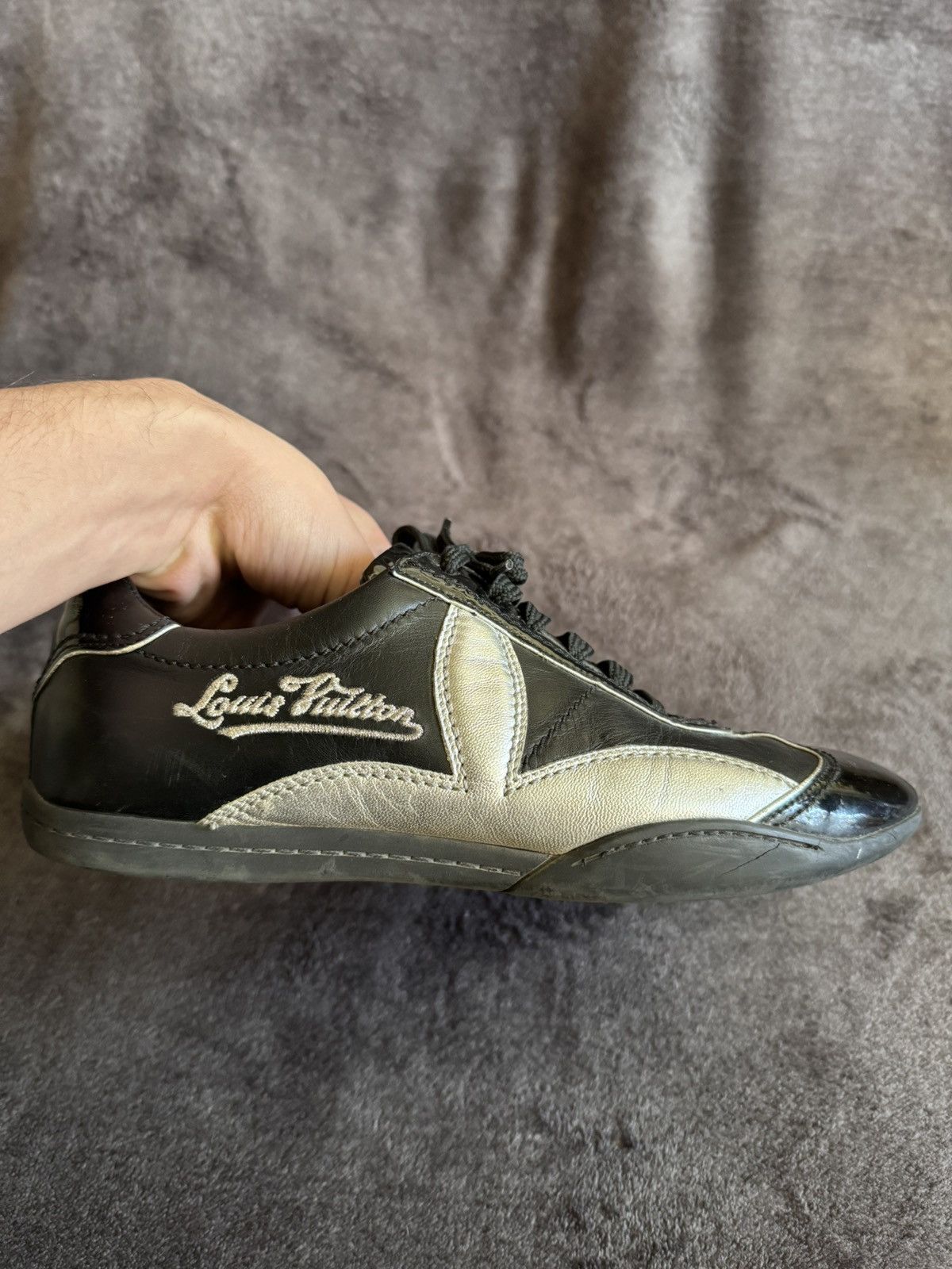 Louis Vuitton Luis Vuitton low-cut silver flower black leather sneakers Size US 7 / IT 37 - 8 Thumbnail