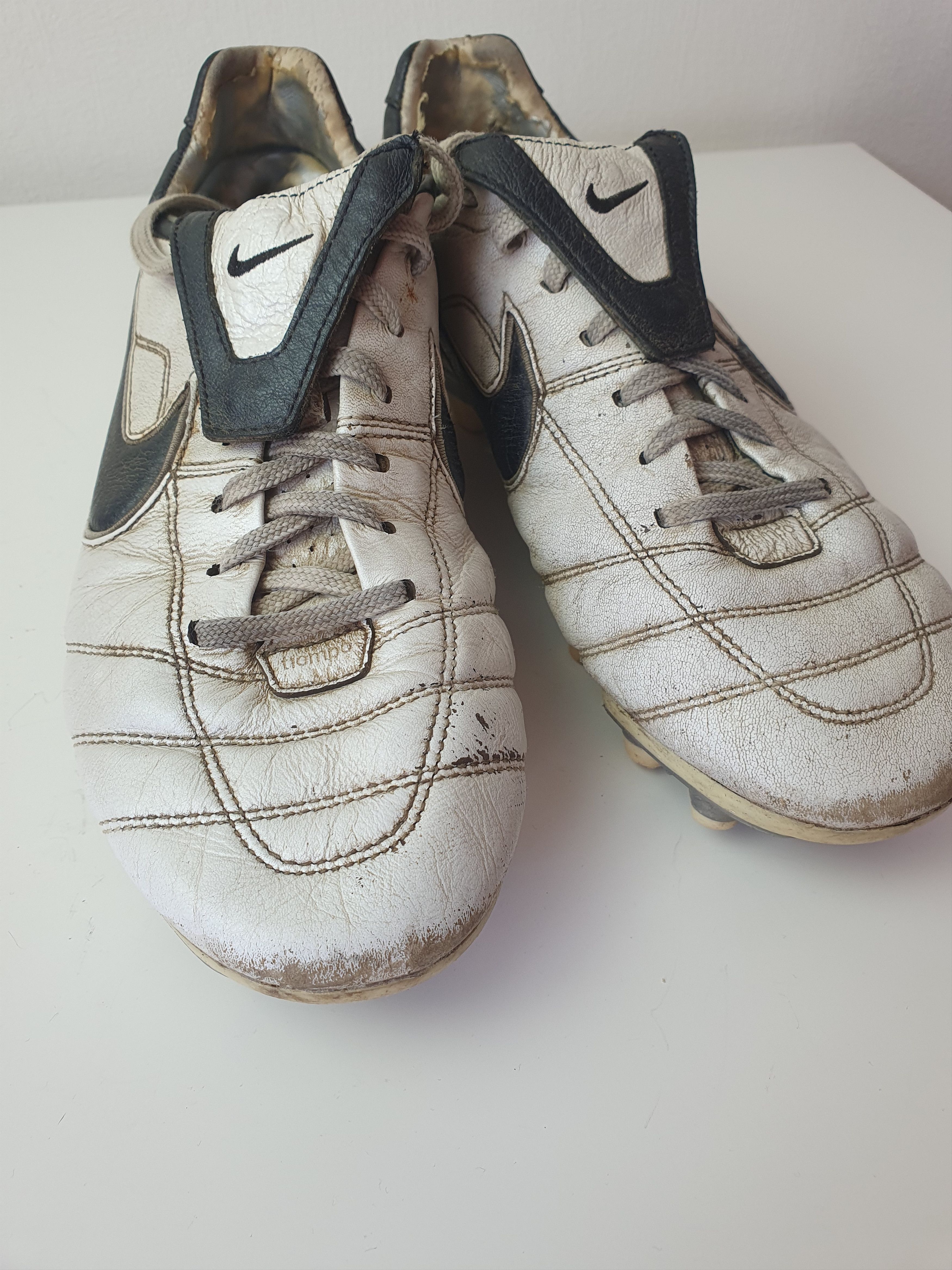 Nike Vintage Football Boots Nike Air Zoom Tiempo Legend II Size US 9 / EU 42 - 21 Thumbnail