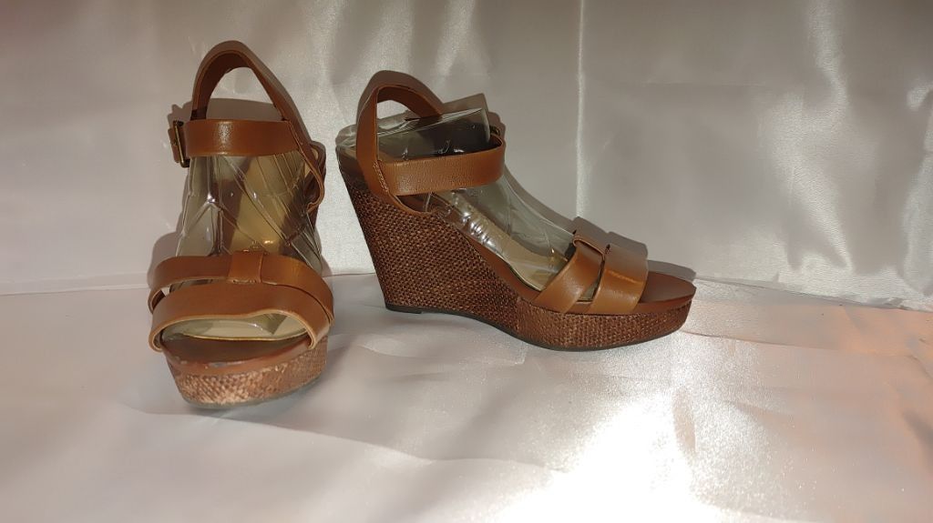 Giani Bernini Gianni Bini Wedge Sanals Size 8M Size US 8 / IT 38 - 6 Thumbnail