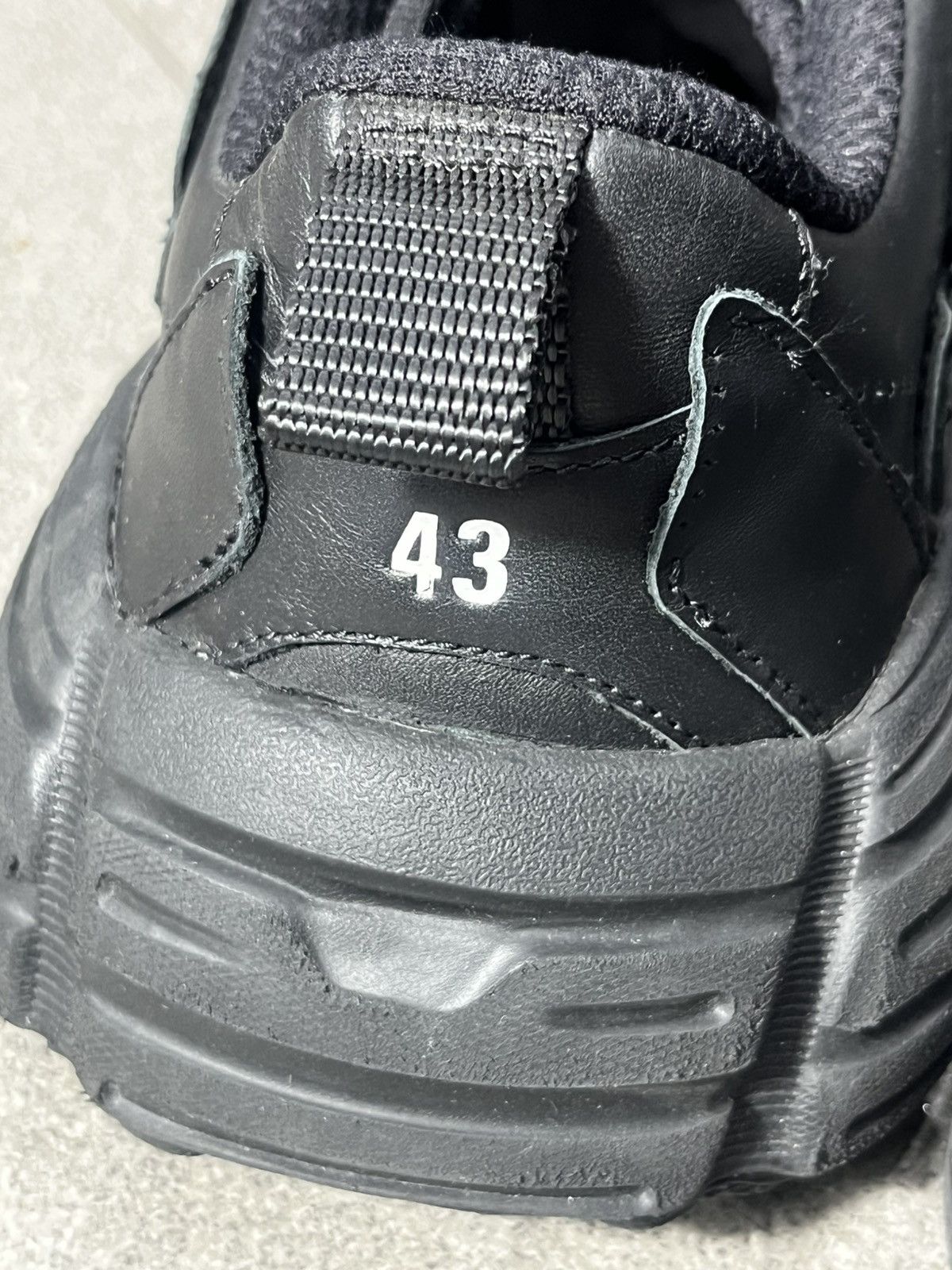Balenciaga Balenciaga Monday Sneaker Triple Black EU43 Size US 10 / EU 43 - 12 Thumbnail