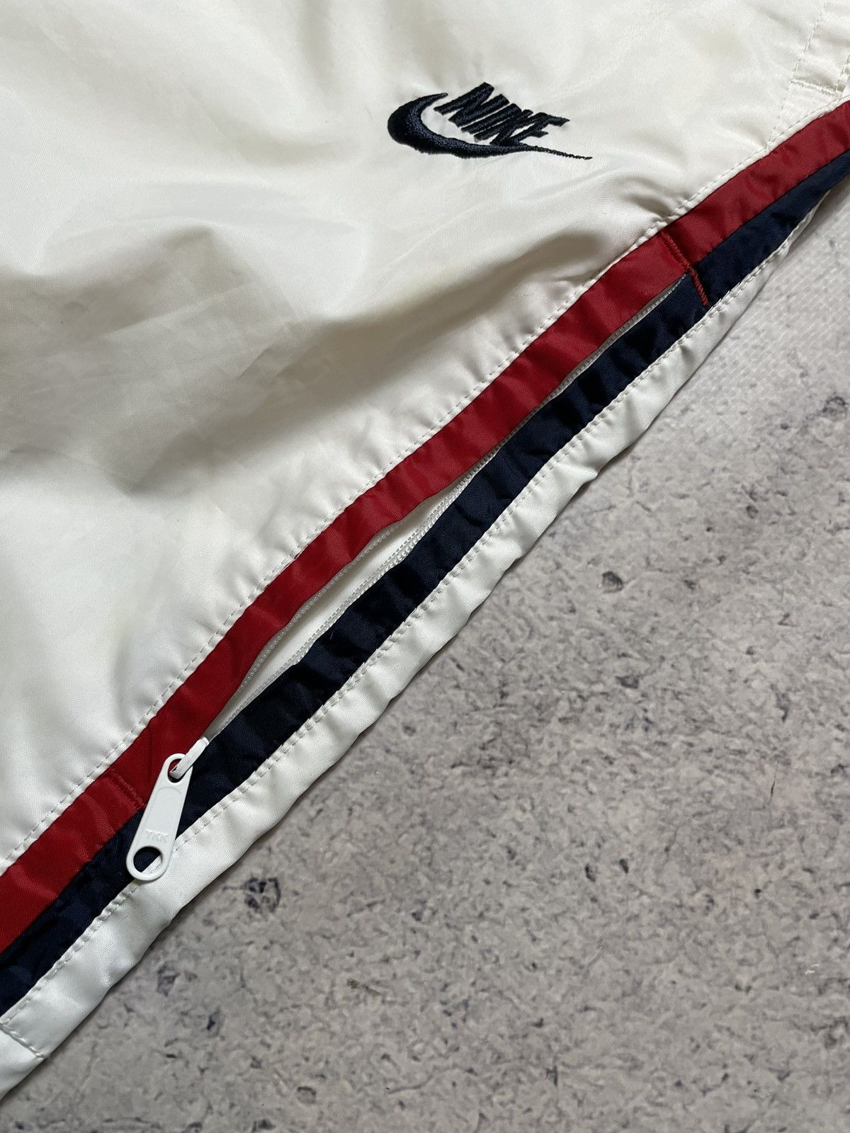 Nike × Vintage Vintage Nike Drill Swoosh Nylon White Shorts Size US 34 / EU 50 - 5 Thumbnail