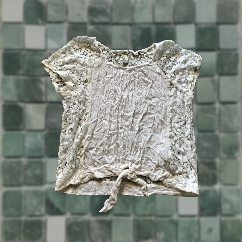 Forever 21 FOREVER 21 Womens Short Sleeve Small S Laced Shirt Knotted Front White Top Size S / US 4 / IT 40 - 1 Thumbnail