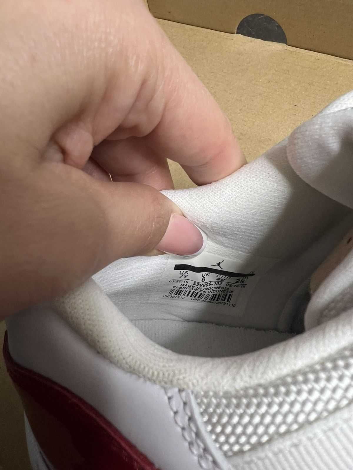 Jordan Brand Jordan Cherry 11 Lows (2016) GS 7Y Worn Once! Size US 7 / EU 40 - 6 Thumbnail
