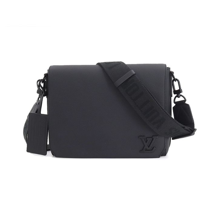 Louis Vuitton Louis Vuitton Messenger Shoulder Bag Leather Black Grailed