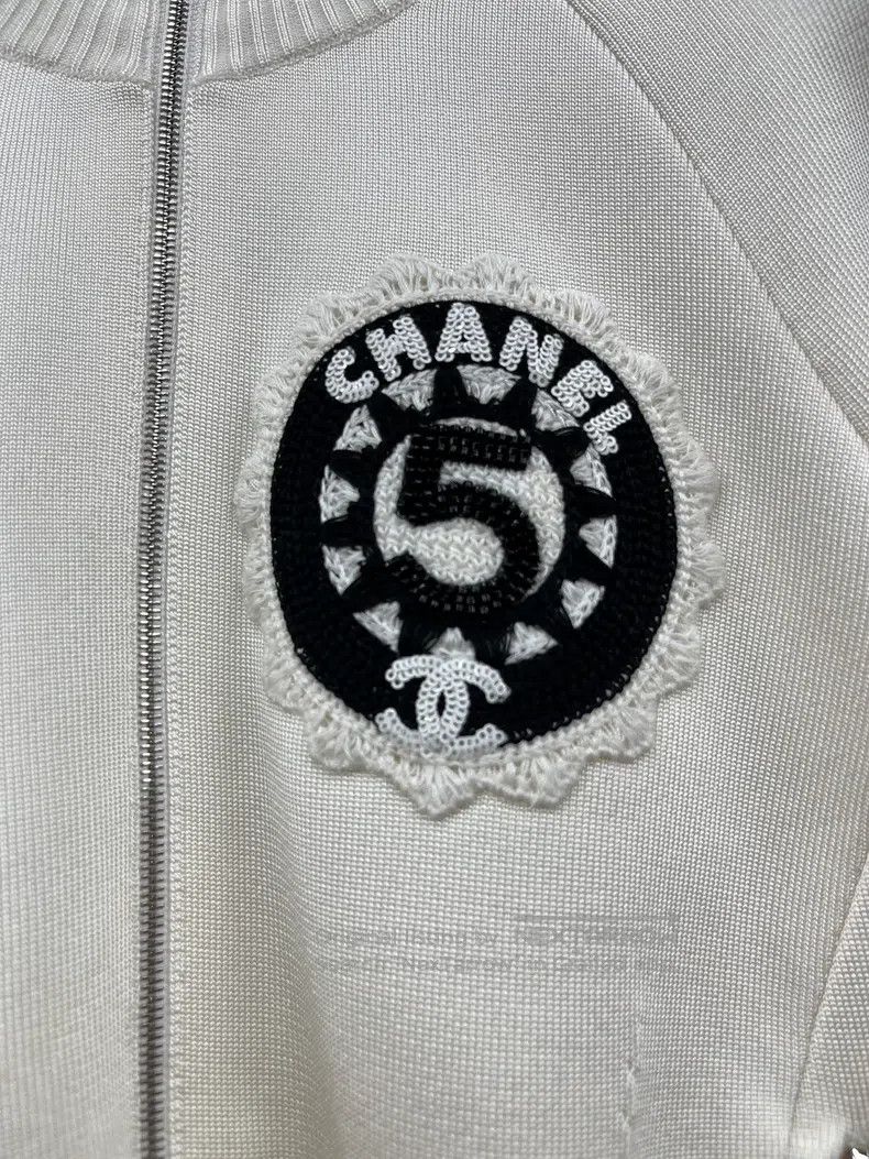 Chanel Chanel 23C White Heavy Industry Nail Bead Badge Baseball J Size XS / US 0-2 / IT 36-38 - 2 Thumbnail