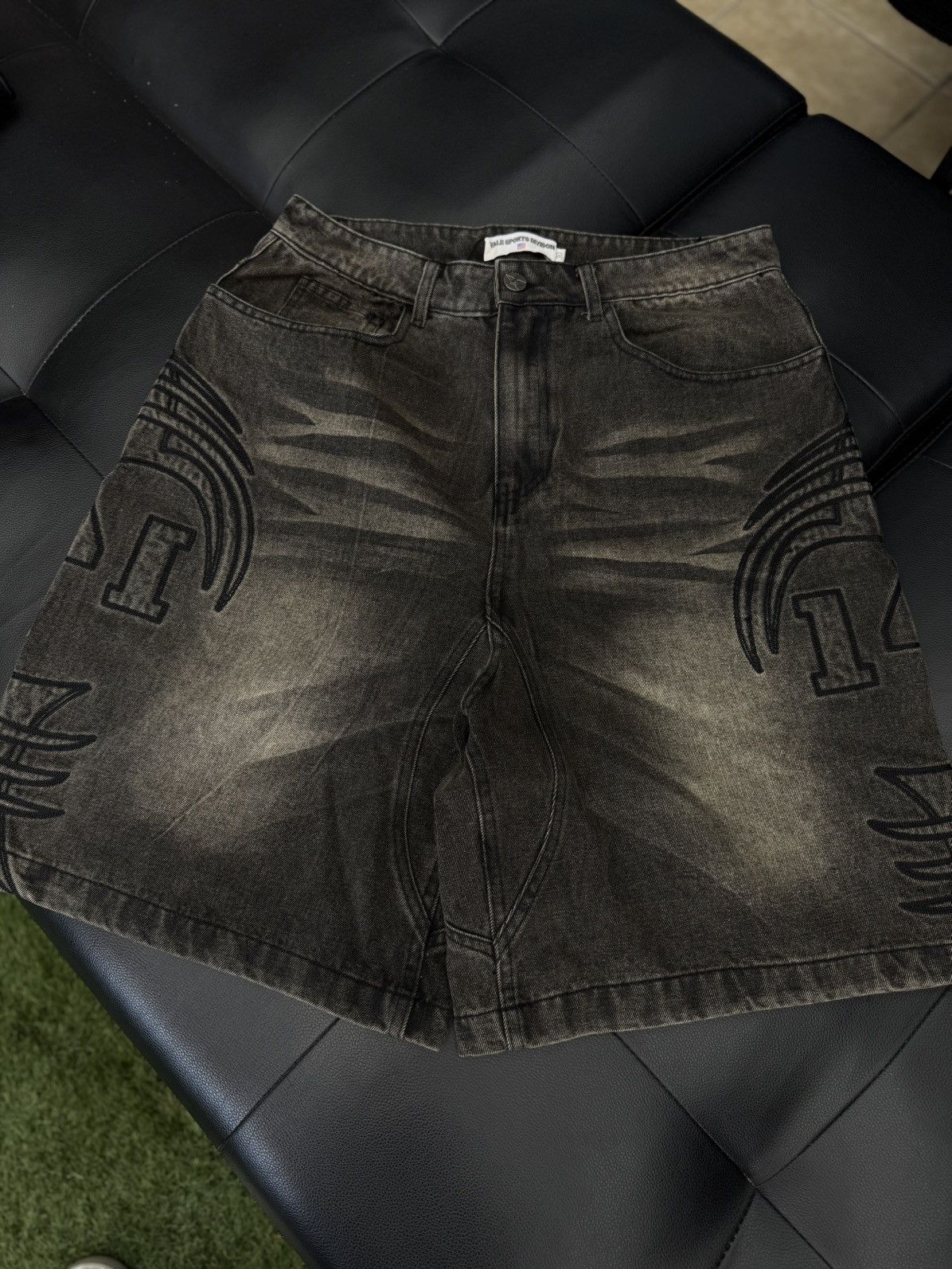 Vale Valley Vale Black Shorts Size 30 (NEW) Size US 30 / EU 46 - 6 Thumbnail
