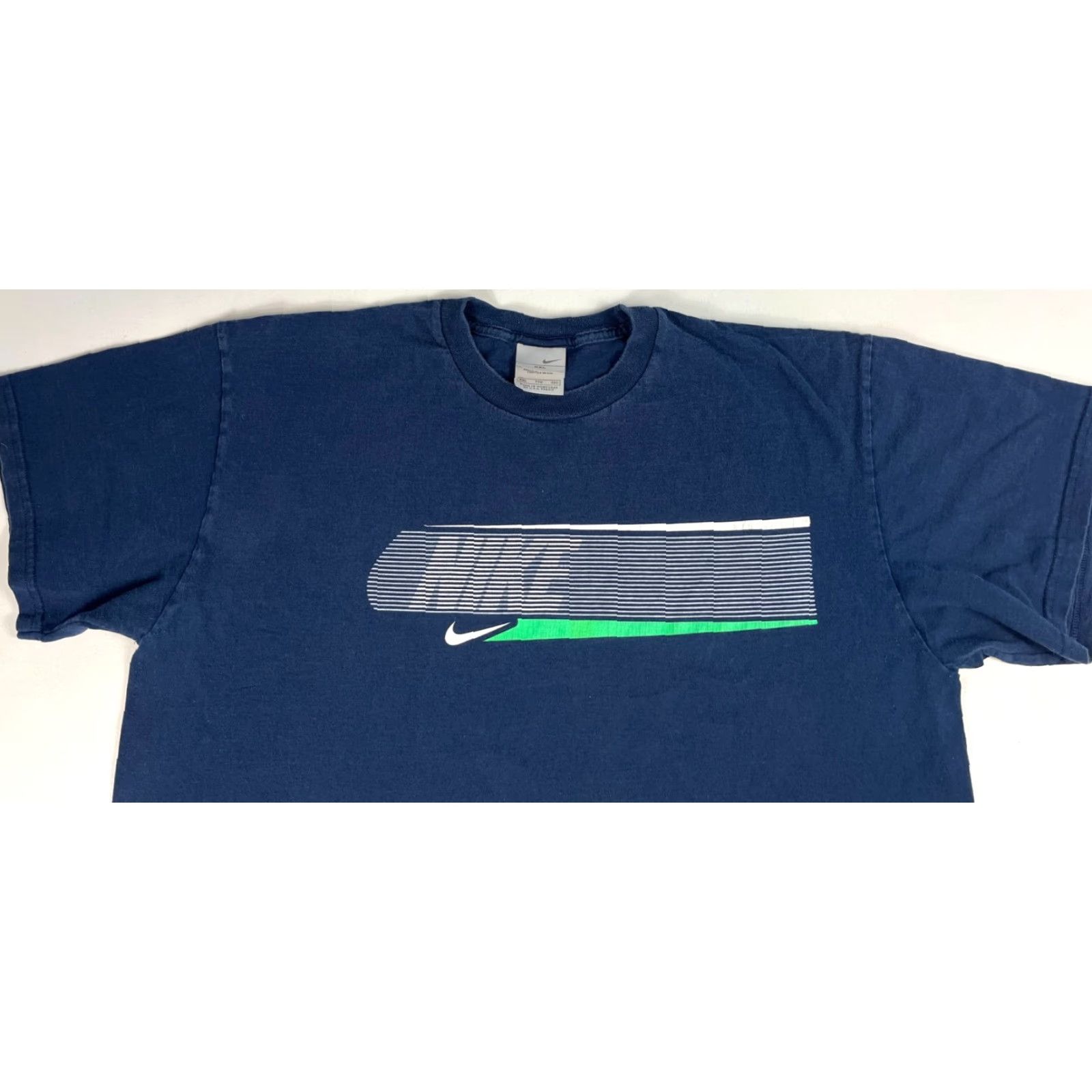 Nike VINTAGE Nike Logo T-Shirt Mens 2XL Navy Cotton Short Sleeve Crew Neck 2006 Logo Sports Classic Decade 2000s Size US XXL / EU 58 / 5 - 3 Thumbnail