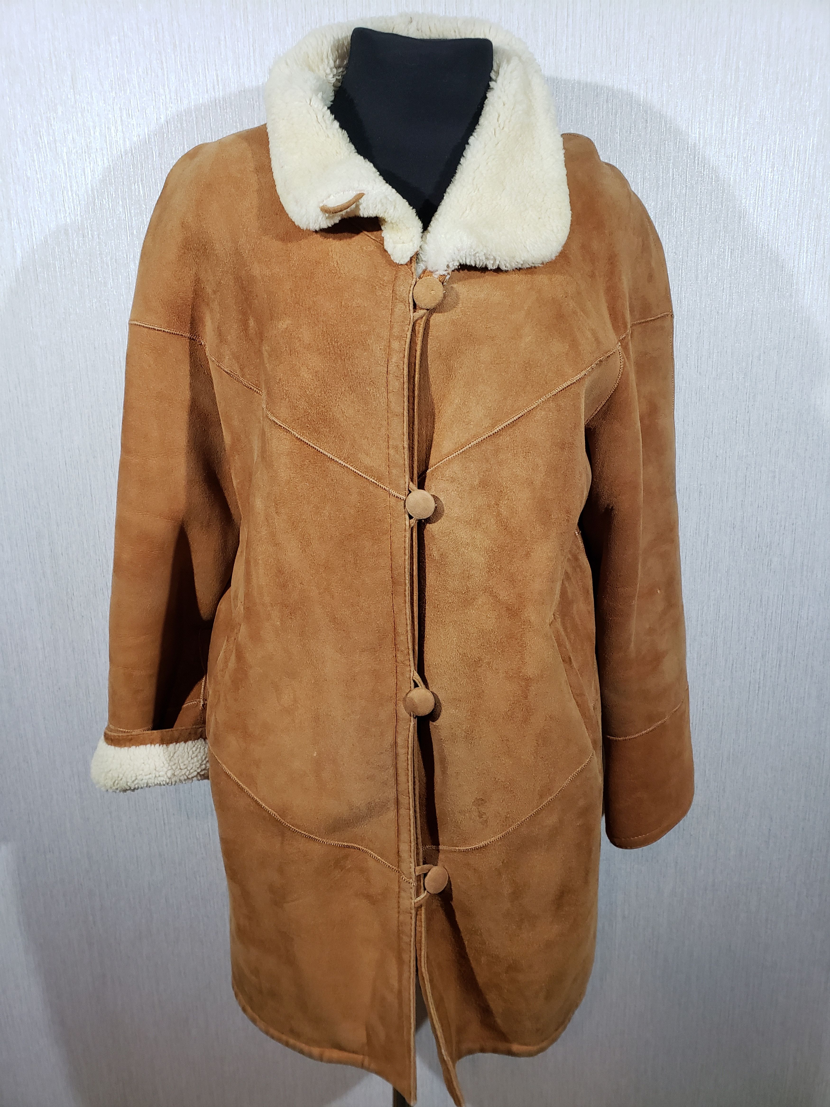 Other Stylish brown sheepskin coat with buttons. Size XL / US 12-14 / IT 48-50 - 1 Thumbnail
