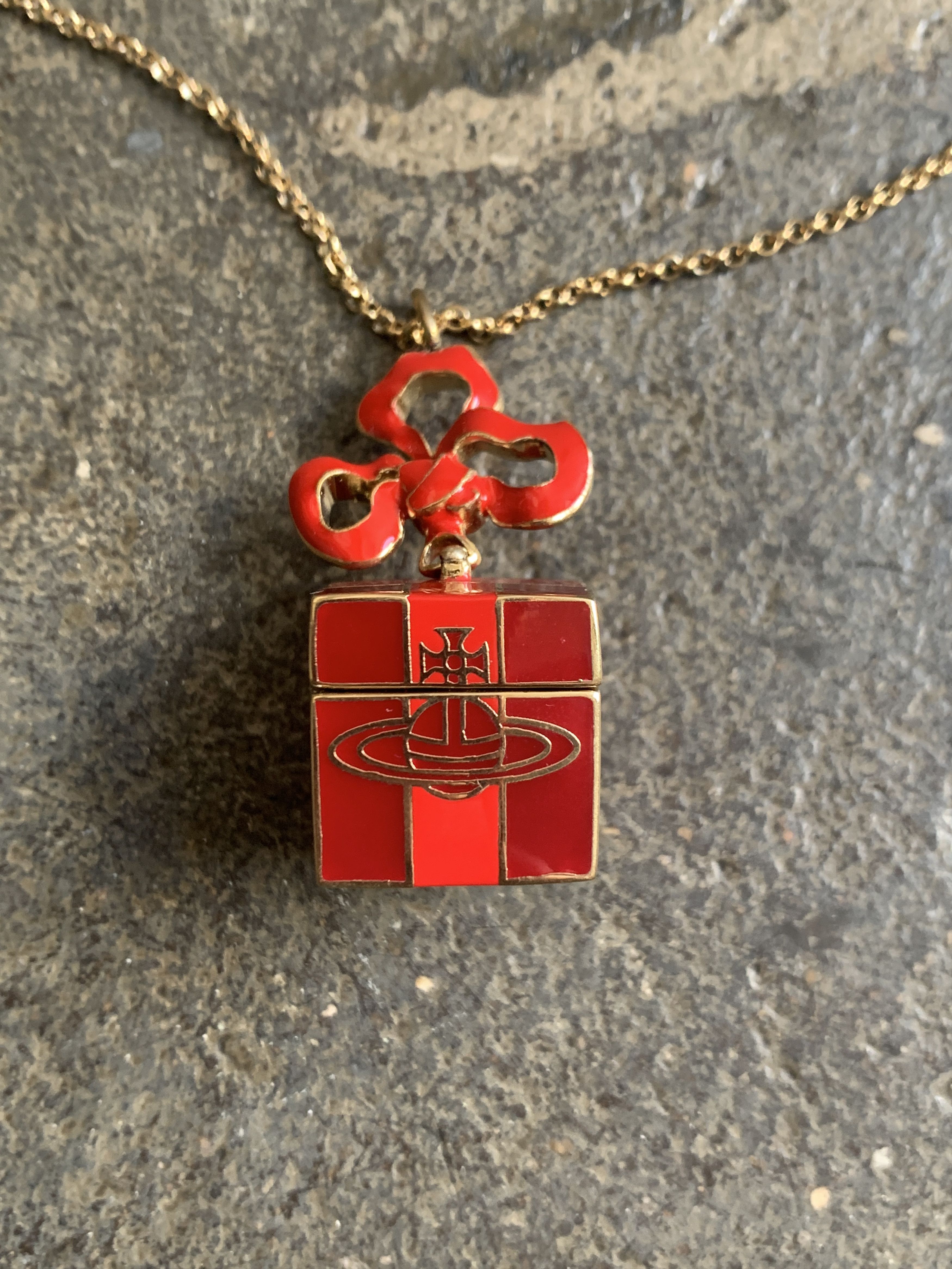 Vivienne Westwood 2013 (?) Christmas Hidden Opening Box Necklace Size ONE SIZE - 1 Thumbnail