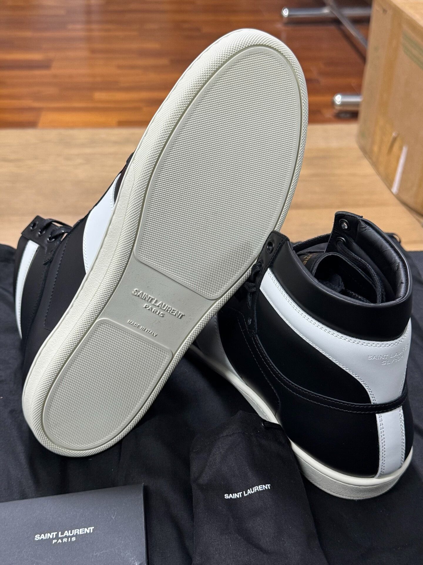 Saint Laurent Paris saint laurent court leather high-top sneakers Size US 10 / EU 43 - 6 Thumbnail