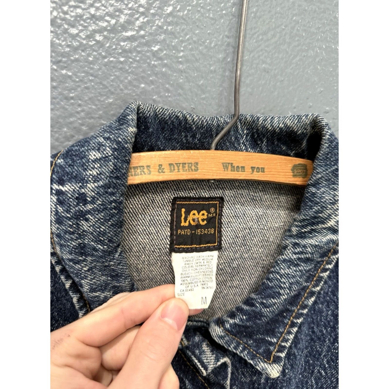 Lee VINTAGE Lee Denim Jacket USA 80s Men’s Medium Blue Denim Jacket Men Size US 31 - 2 Thumbnail