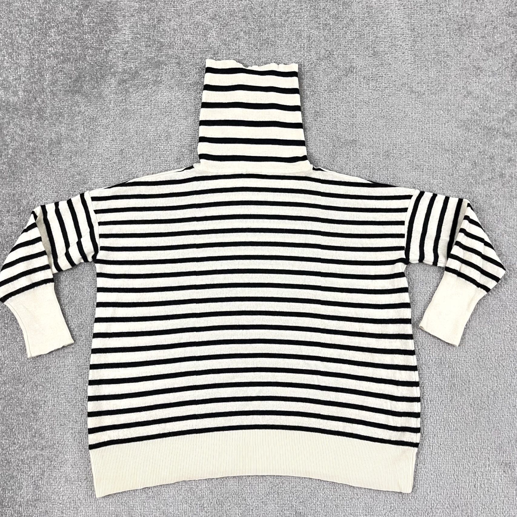 Vintage VINTAGE Celtic & Co Women's Sweater XS Turtleneck Knit Pullover Casual Winter White Black Striped Size XS / US 0-2 / IT 36-38 - 2 Thumbnail