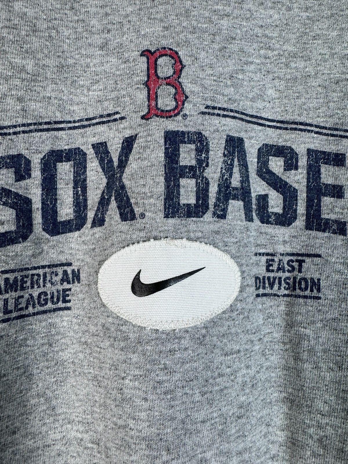 Nike Vintage Nike Center Swoosh Logo Boston RedSox Hoodie Boxy Size US M / EU 48-50 / 2 - 4 Thumbnail