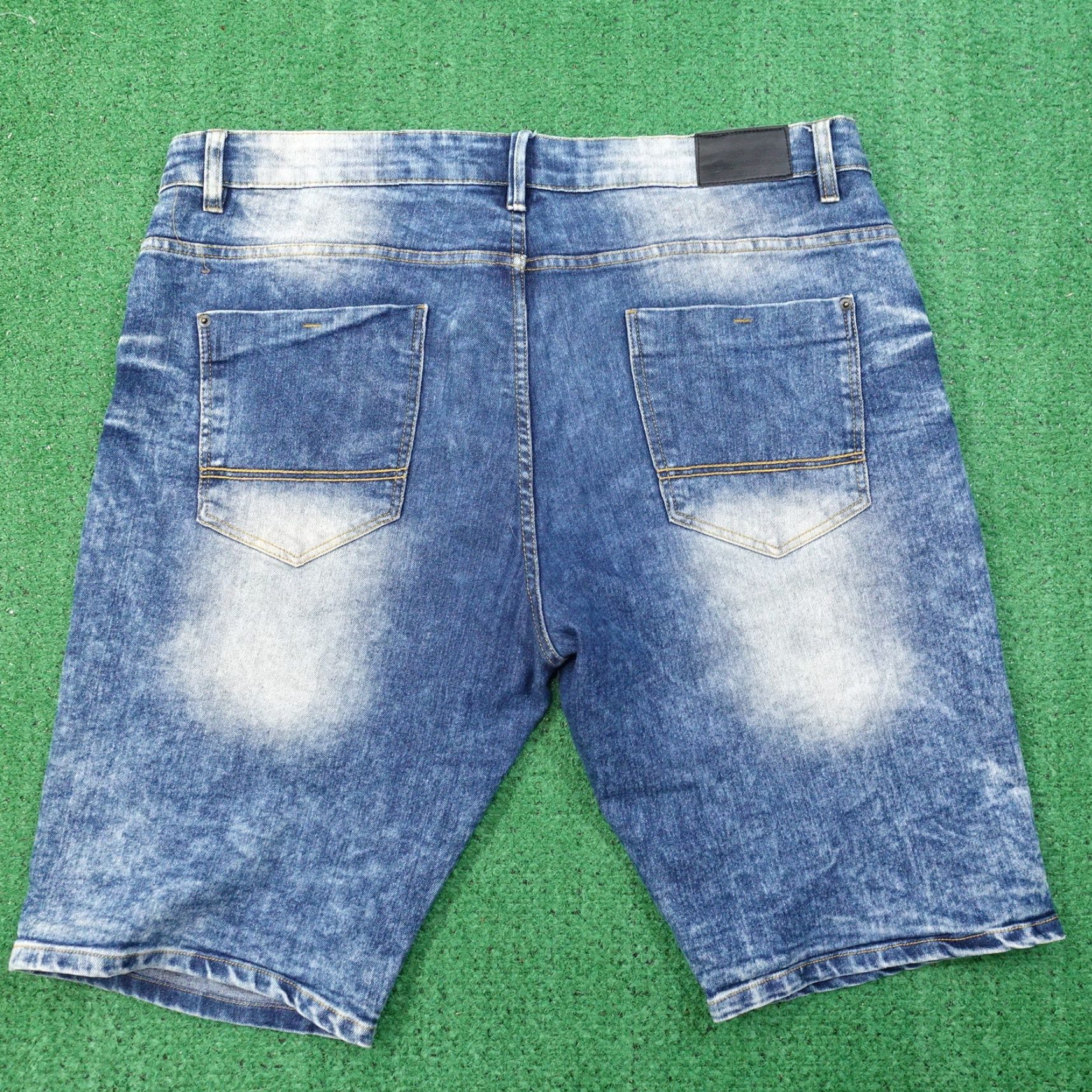 Southpole VINTAGE SOUTHPOLE DENIM SHORTS MENS 40 STRETCH JORTS BLUE 12 INSEAM 00s Y2K Shorts Mens 40 Blue Denim Short Casual Vintage Size US 40 / EU 56 - 4 Thumbnail