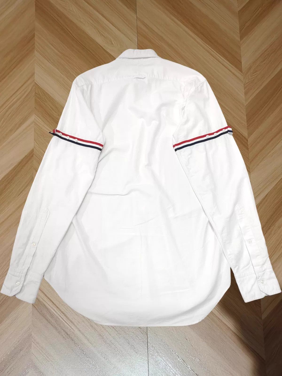 Thom Browne Thom Browne Double Sleeve Logo Shirt 3 99 New Size US L / EU 52-54 / 3 - 2 Thumbnail