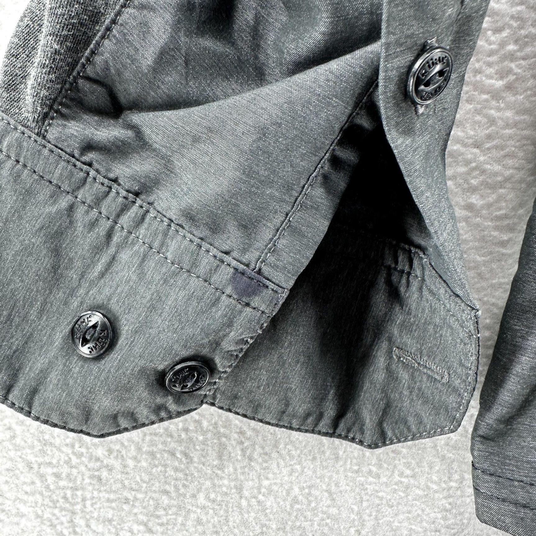 Vintage Kuhl Shirt Mens Medium Gray Hybrid Knit Woven Long Sleeve Button Front Outdoor Casual Workwear Hiking Pockets Embroidered Shield Patch Mens Size US M / EU 48-50 / 2 - 5 Thumbnail