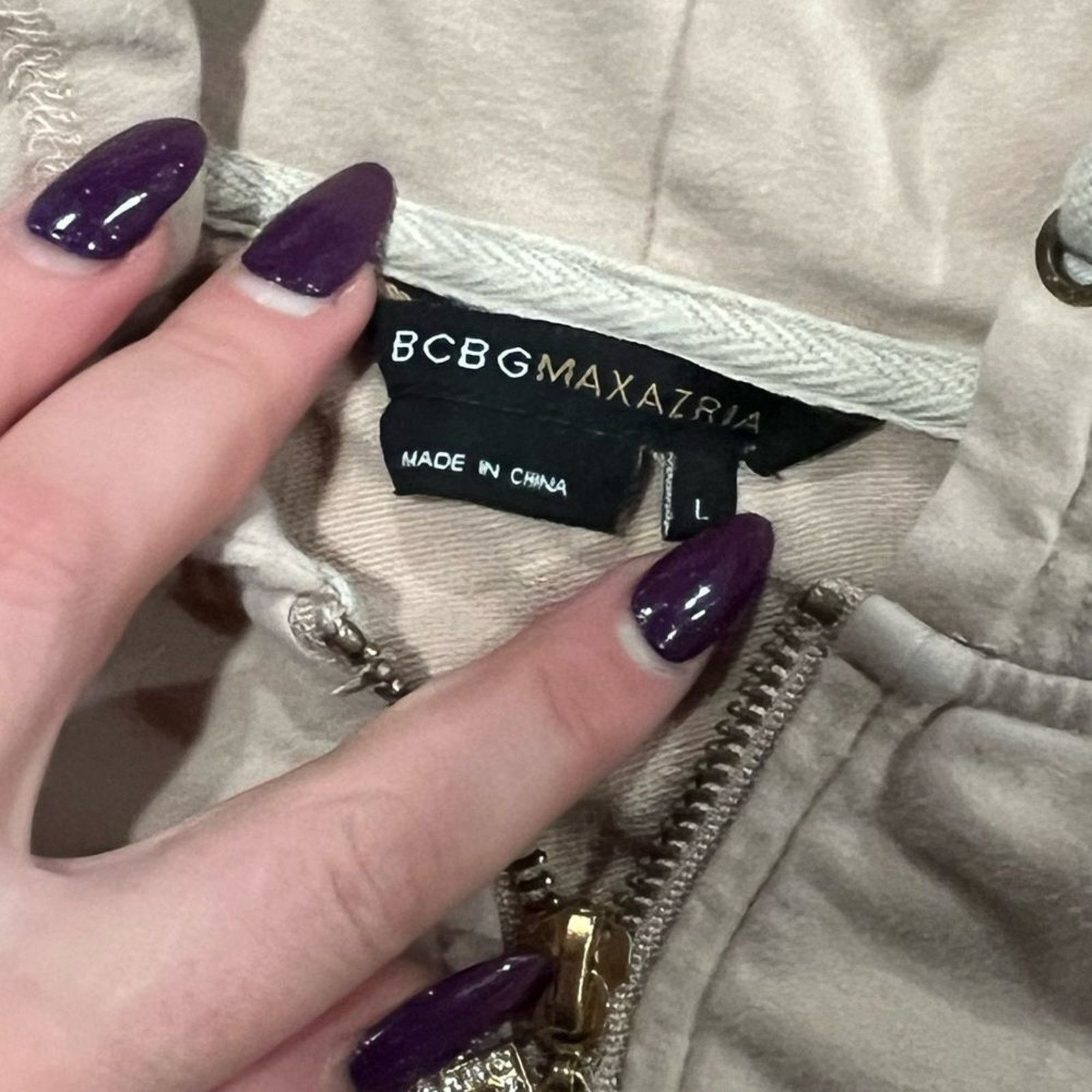 Vintage BCBGMaxAzria Sweatshirt Hooded Full Zip Jeweled Logo Large Size L / US 10 / IT 46 - 4 Thumbnail