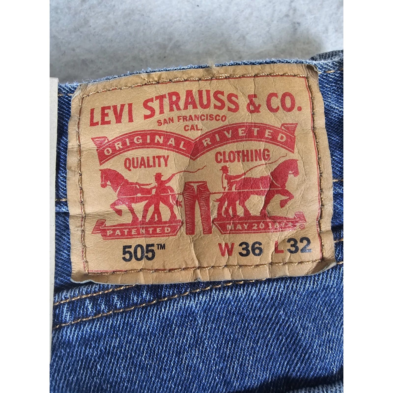 Levi's VINTAGE Levi's Jeans 505 Regular Straight Men's 36x32 Blue Denim Medium Wash + Logo Pocket 5-Pocket Design USA 90s Style Mens Size US 36 / EU 52 - 4 Thumbnail