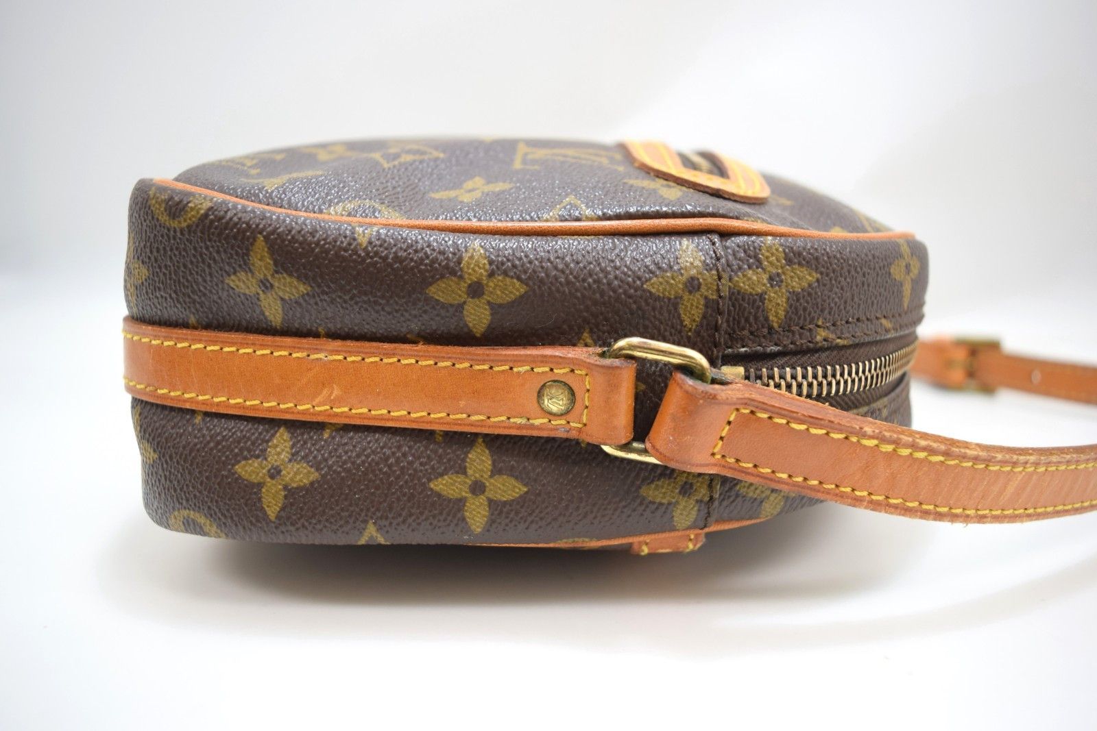 Louis Vuitton LV Senlis Crossbody Bag Monogram Canvas M51222 Size ONE SIZE - 6 Thumbnail