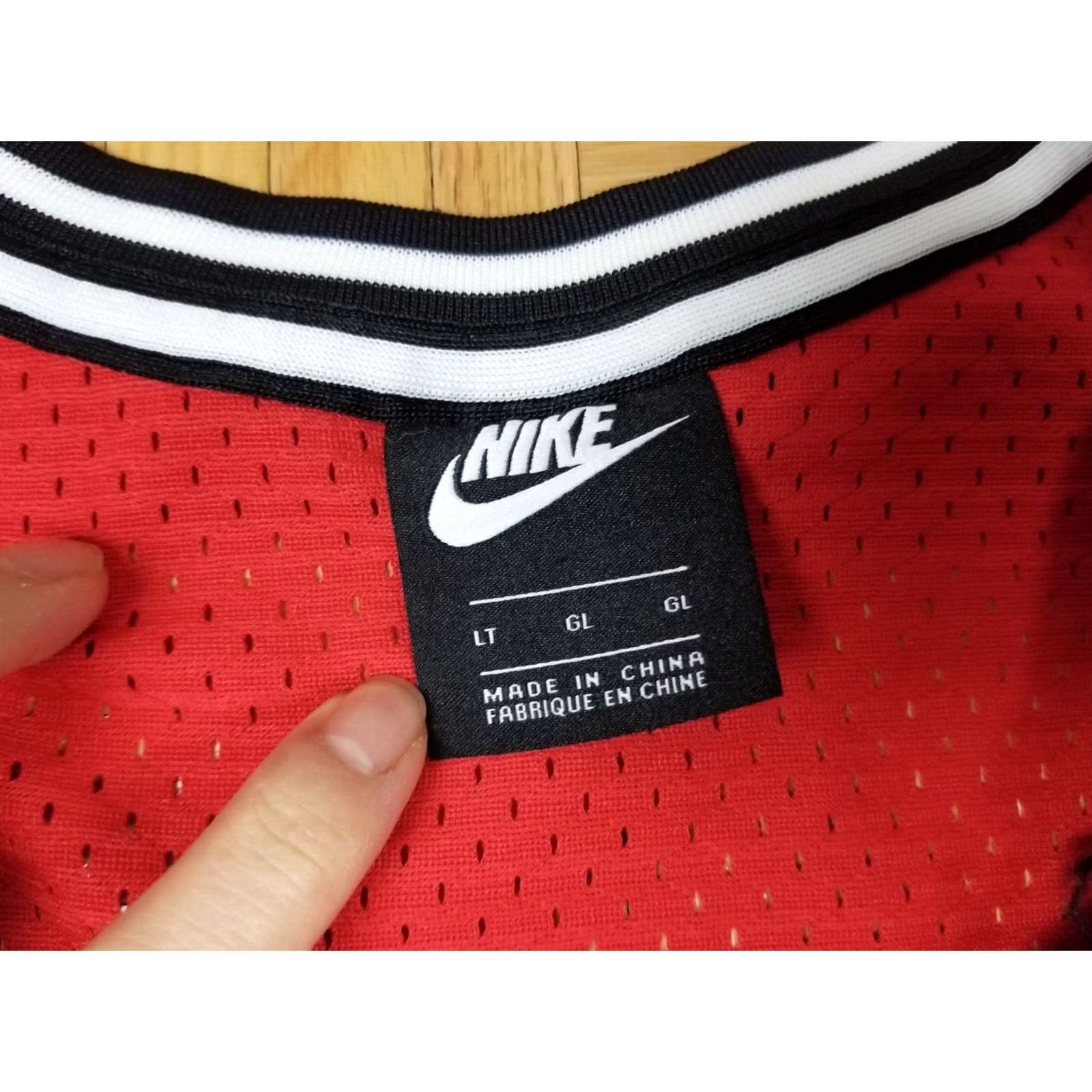 Nike VINTAGE Nike MEN'S TANK TOP BASKETBALL JERSEY SZ LARGE Shirt Mens Gray Cotton Jersey Short Sleeve Round Neck 90s USA Band Retro Rock Tropical USA Size US L / EU 52-54 / 3 - 3 Thumbnail