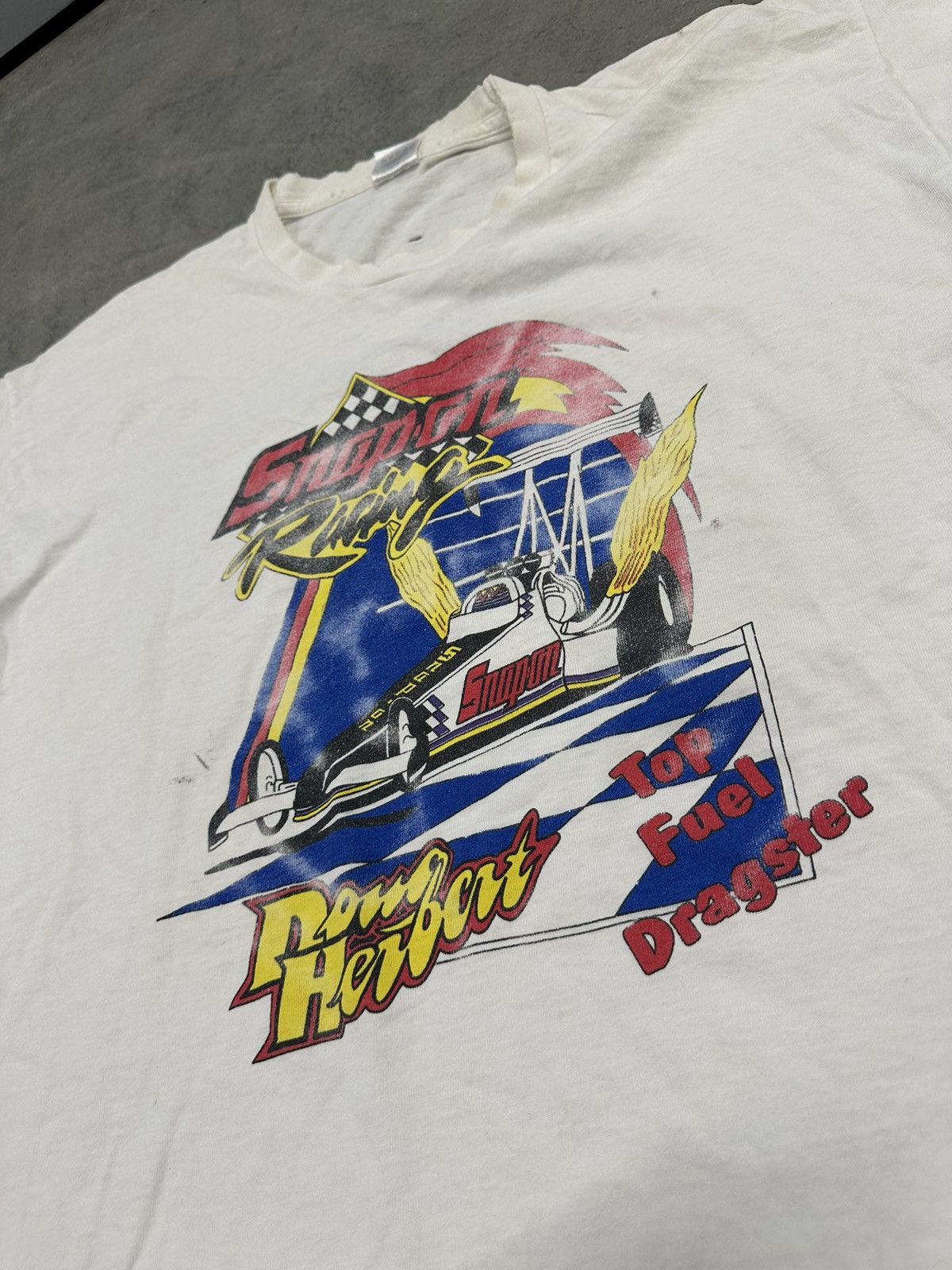 Fruit Of The Loom Vintage Thrashed Snap-On Tee Size US XL / EU 56 / 4 - 3 Thumbnail