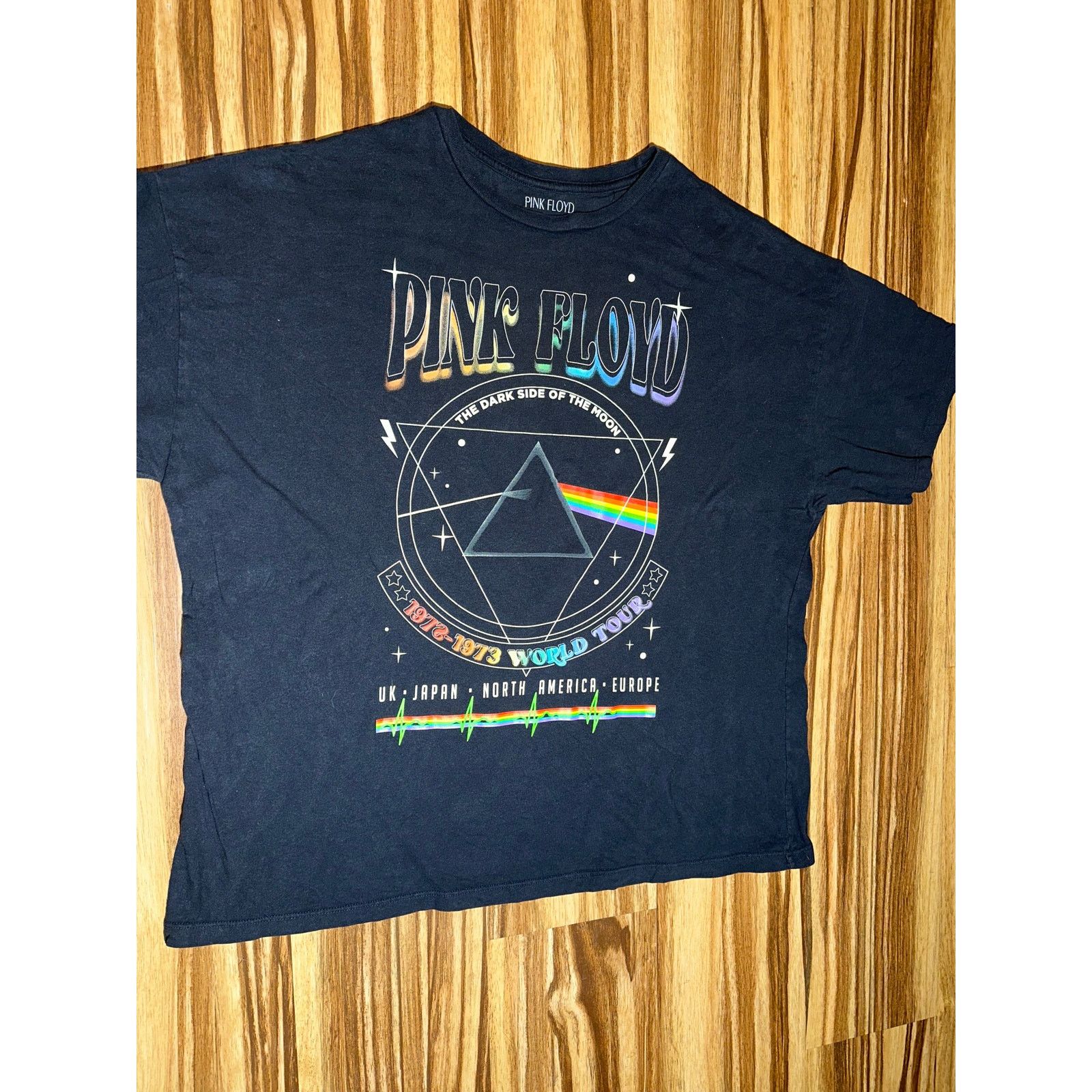 Pink Floyd Pink Floyd The Dark Side Of The Moon 72-73 world tour Size L Size US L / EU 52-54 / 3 - 3 Thumbnail