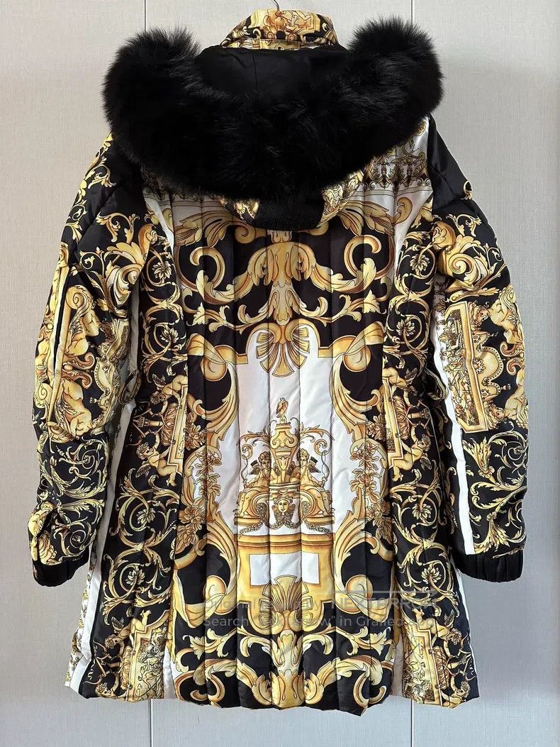 Versace Versace Down goose down jacket fox fur collar Size M / US 6-8 / IT 42-44 - 3 Thumbnail