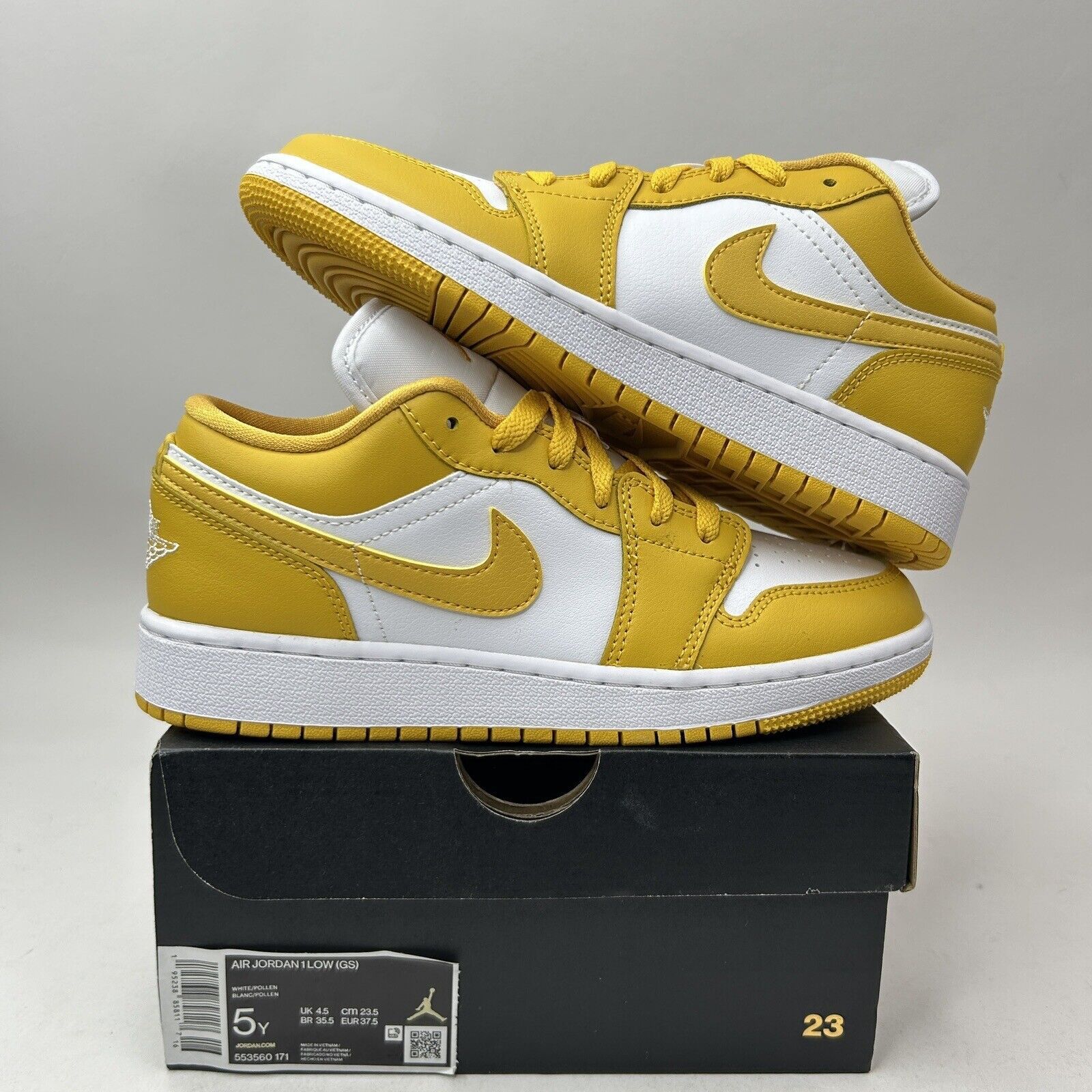 Nike Nike Air Jordan 1 Retro Low GS “White Yellow/Pollen” 2023 Size US 6.5 / IT 36.5 - 1 Thumbnail