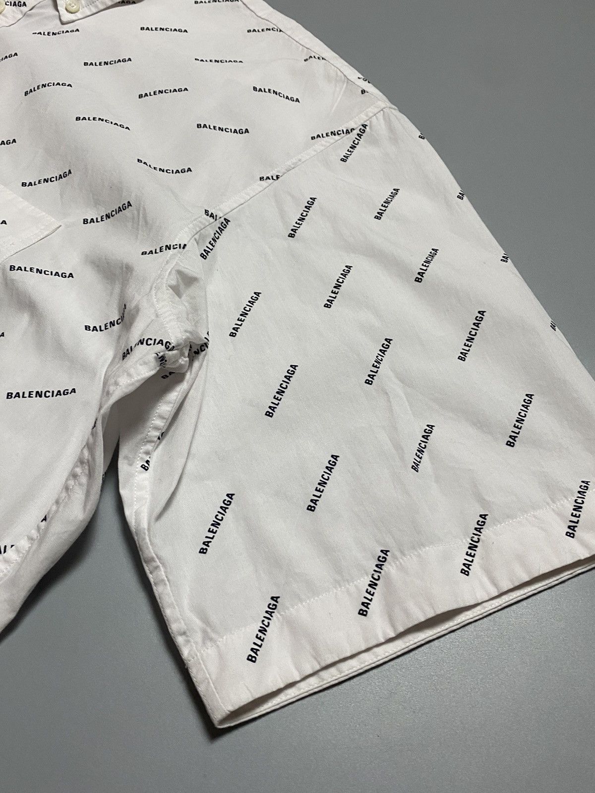 Balenciaga Balenciaga Poplin all over print shirt buttons Size US M / EU 48-50 / 2 - 2 Thumbnail