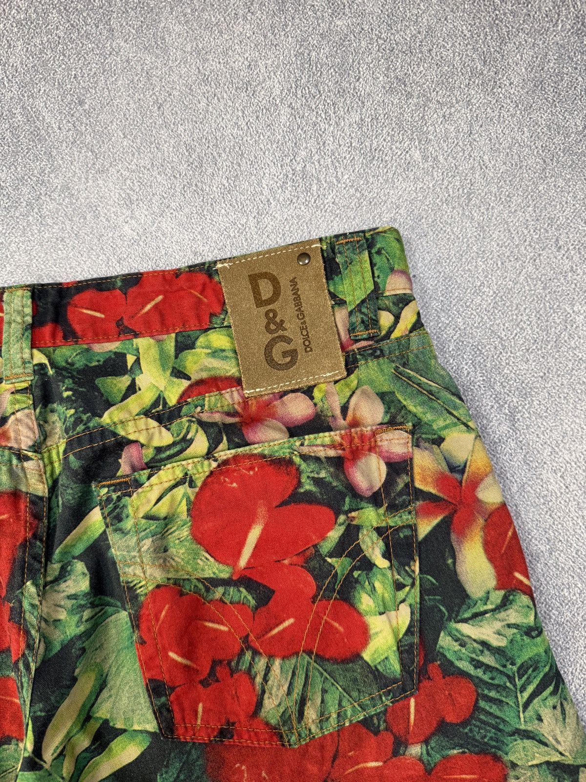 Dolce & Gabbana Dolce and Gabbana - SS ‘03- Full Print Floral Pants Size US 33 - 9 Thumbnail