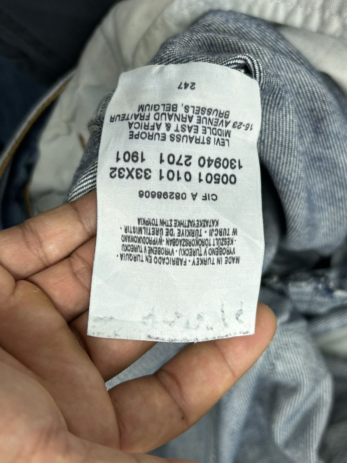 Levi's Vintage Levis 501 Baggy Jeans Extend Rise Button Fly Size US 31 - 14 Thumbnail