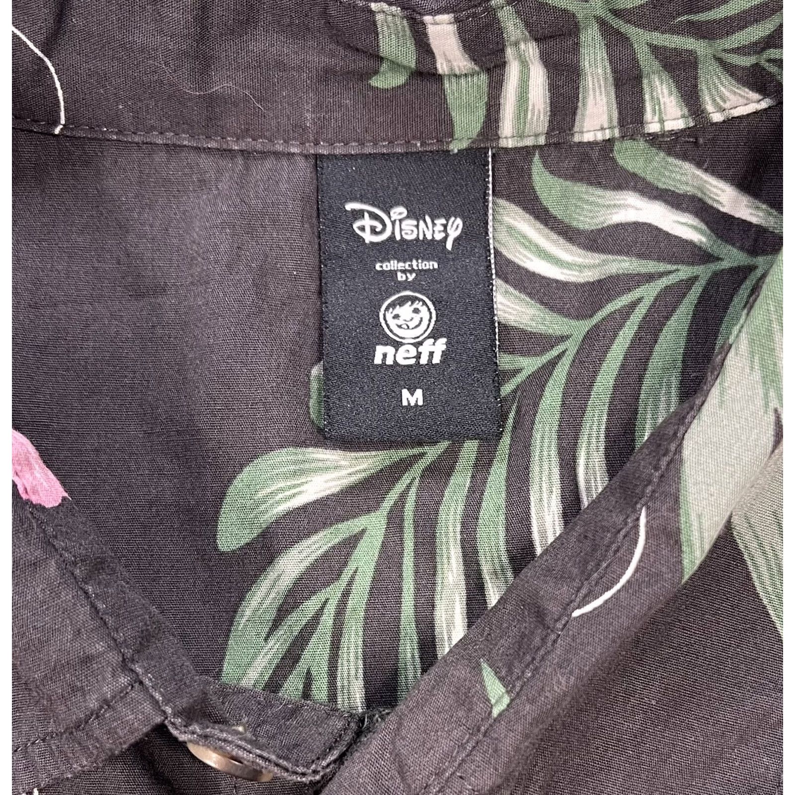 Disney Neff Disney Mickey Mouse Hawaiian Floral Aloha Black Button Shirt AOP M Cotton Short Sleeve Button-Up Mens Regular Front Logo Size US M / EU 48-50 / 2 - 4 Thumbnail