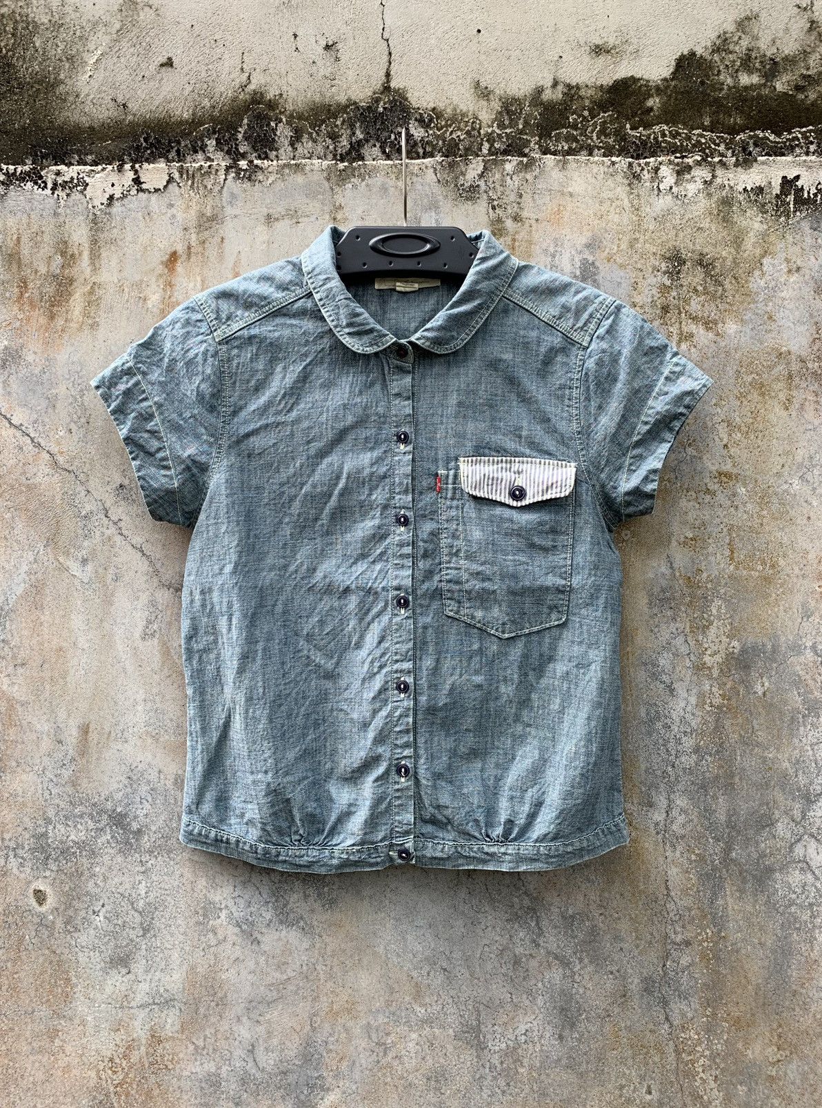 Levi's Levi’s Blue Denim Buckle Back Shirts Size M / US 6-8 / IT 42-44 - 1 Thumbnail