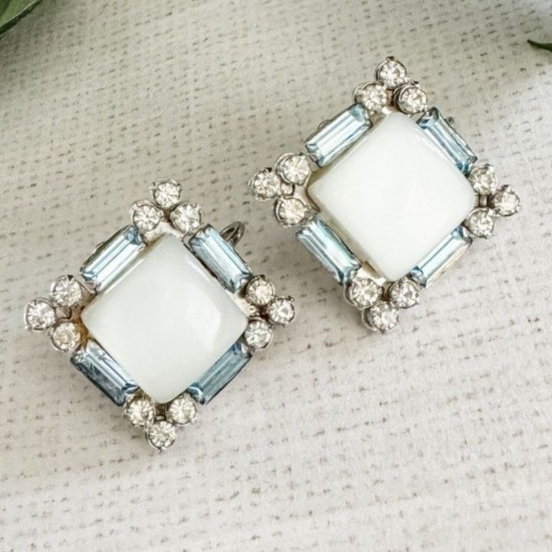 Vintage Vintage Coro rhinestone square clipback earrings blue white Size ONE SIZE - 1 Thumbnail