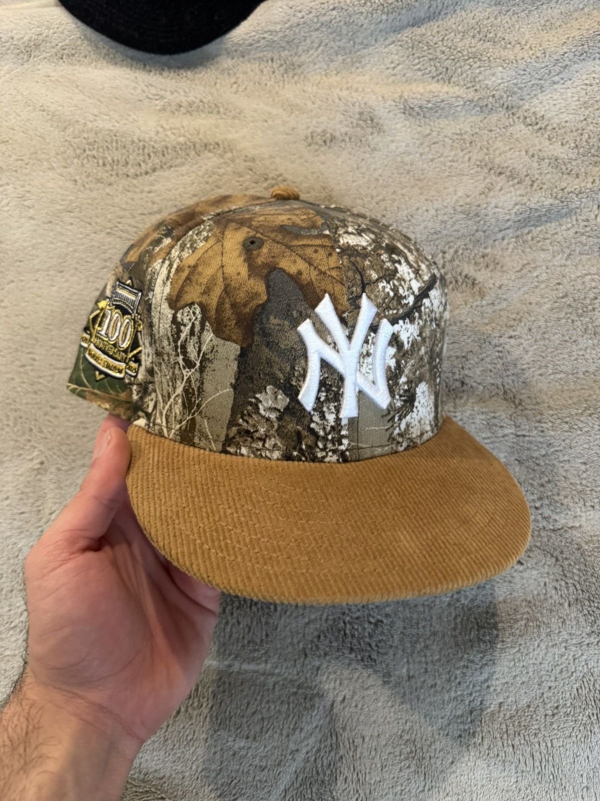 New York Yankees New era Yankee fitted camo/ corduroy size 7 5:8 Size ONE SIZE - 1 Thumbnail
