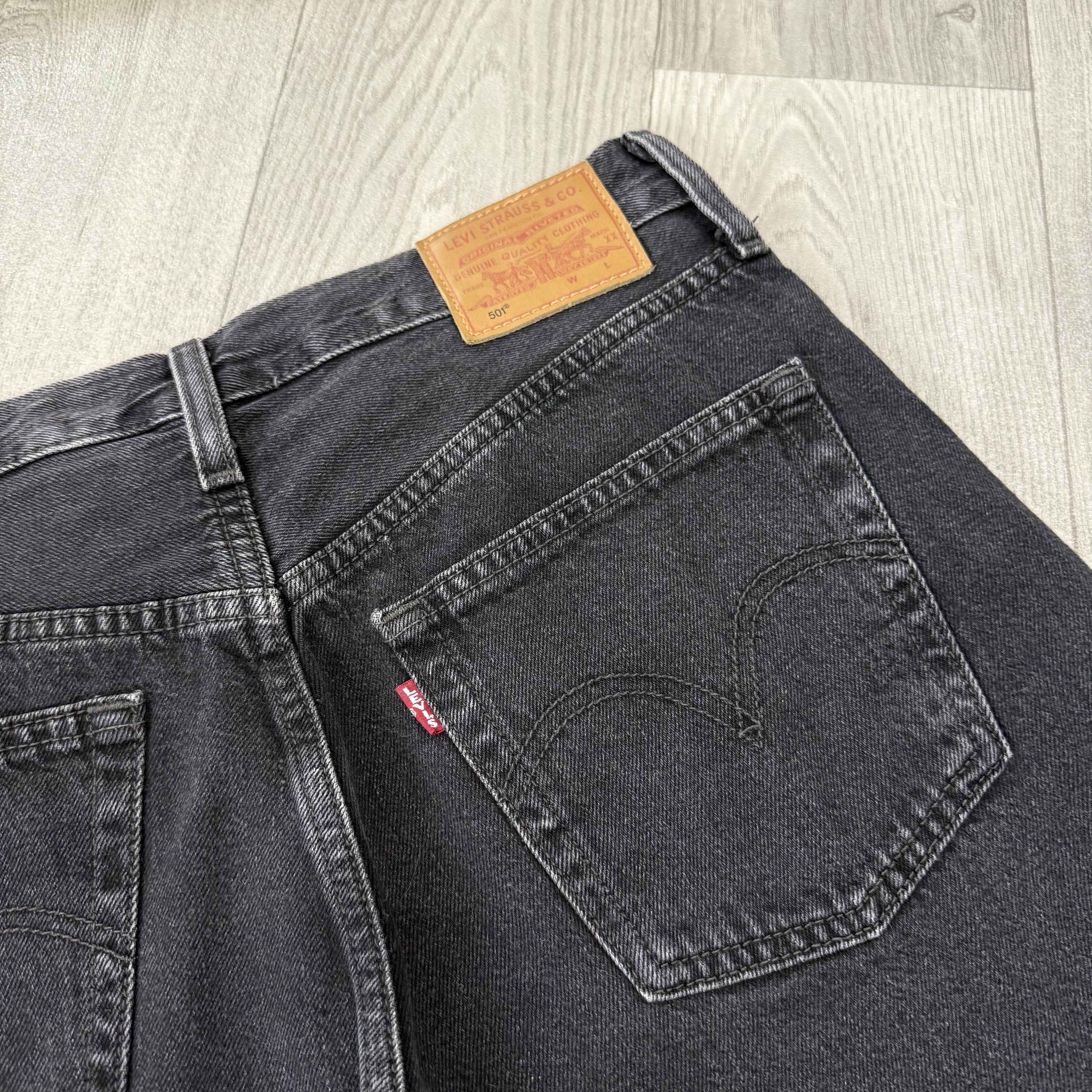 Levi's Levi's 501 Women's High Rise Grey Denim Mini Shorts Size 27" / US 4 / IT 40 - 9 Thumbnail