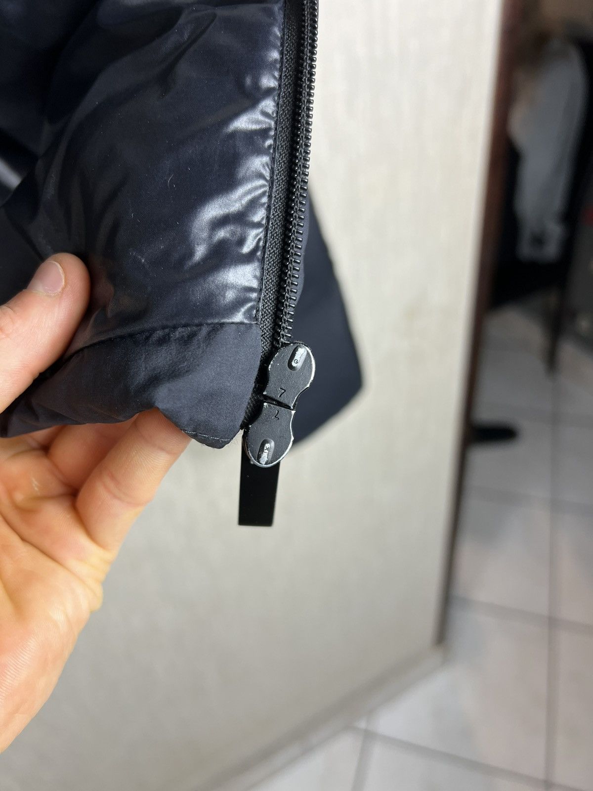 Moncler Moncler Dieng Giubbotto goose down big zip logo jacket badge Size US M / EU 48-50 / 2 - 13 Thumbnail