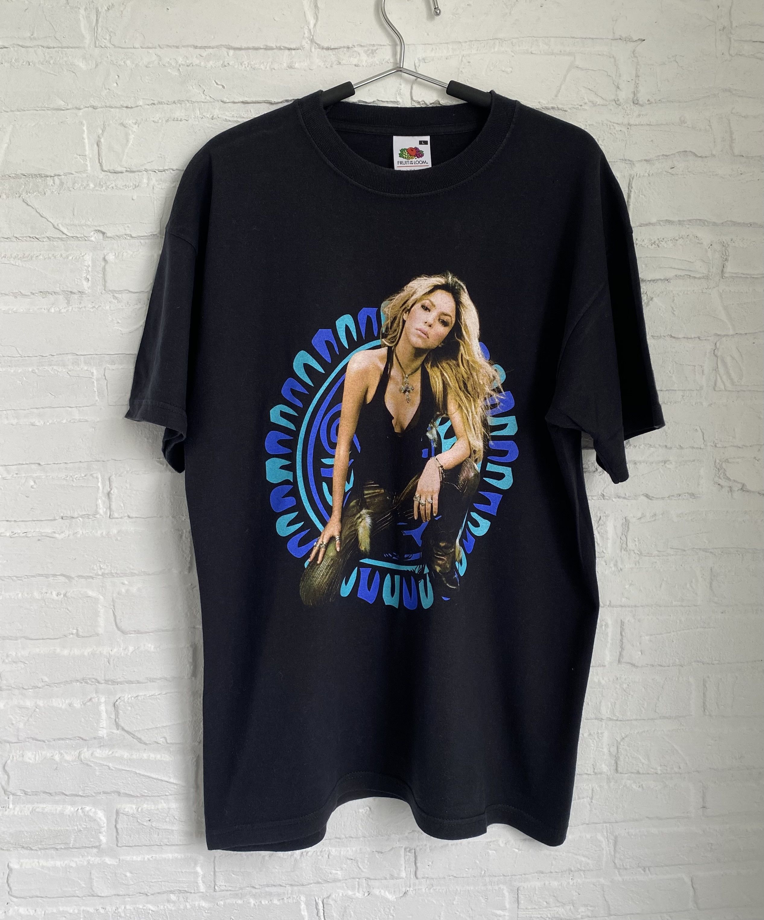 Vintage VTG Shakira Tour Of The Mongoose Bootleg T-Shirt