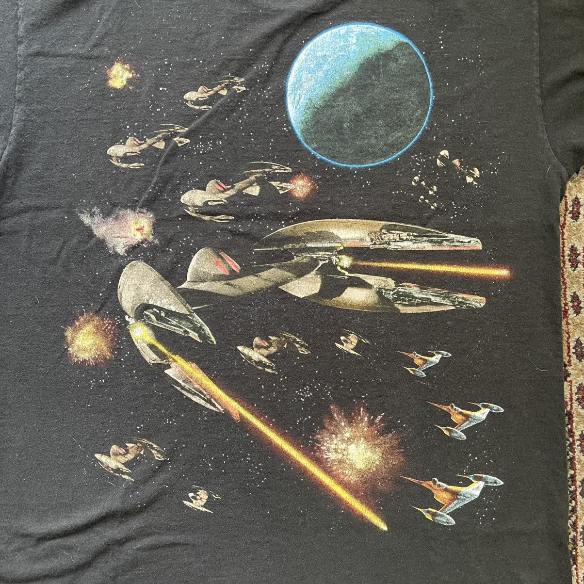 Vintage Vintage Distressed Star Wars Episode I Tshirt Tee 90s size L Size US L / EU 52-54 / 3 - 6 Thumbnail
