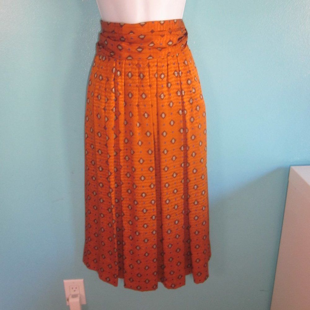 Anne Klein Anne Klein II Petites Silk Skirt with Matching Pleated Cumme Size 27" / US 4 / IT 40 - 1 Thumbnail
