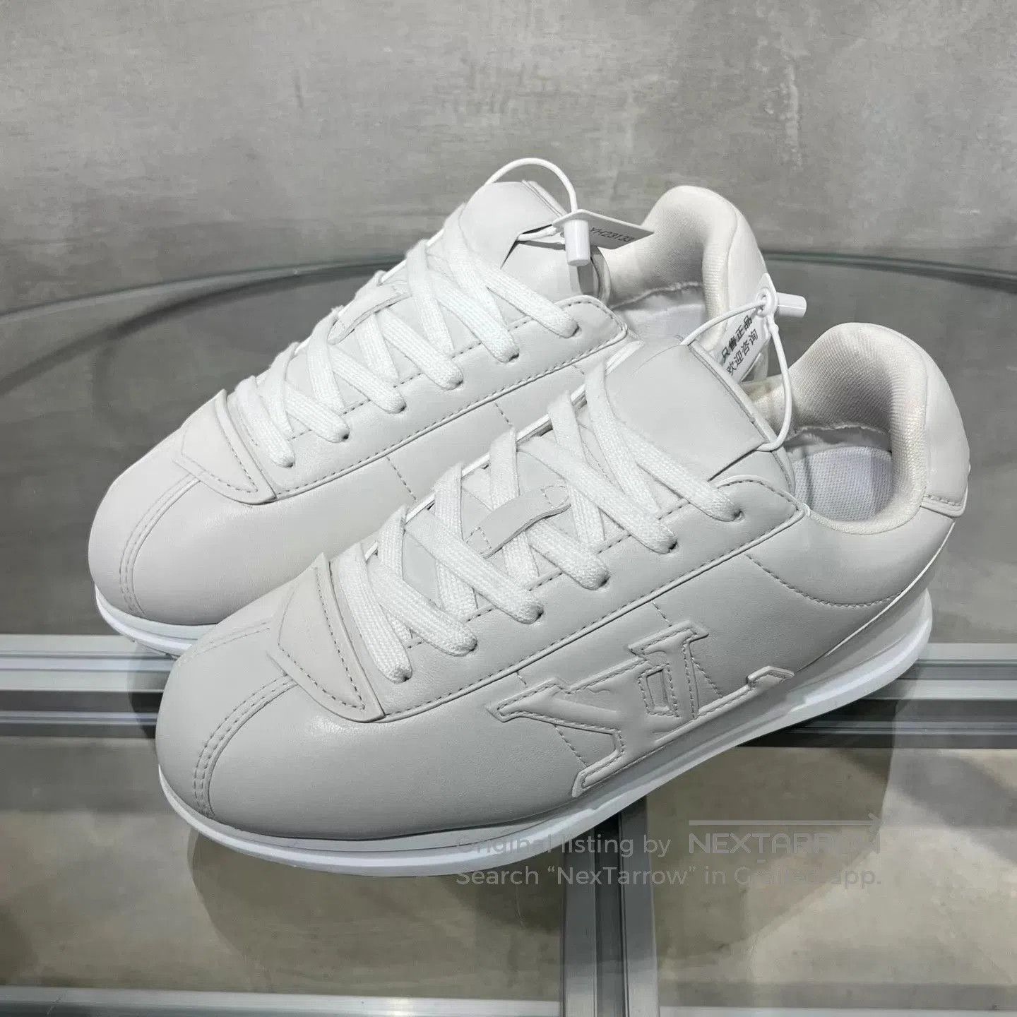 Louis Vuitton White Low-Top Sneakers Size 8.5. Size US 8.5 / EU 41-42 - 2 Thumbnail