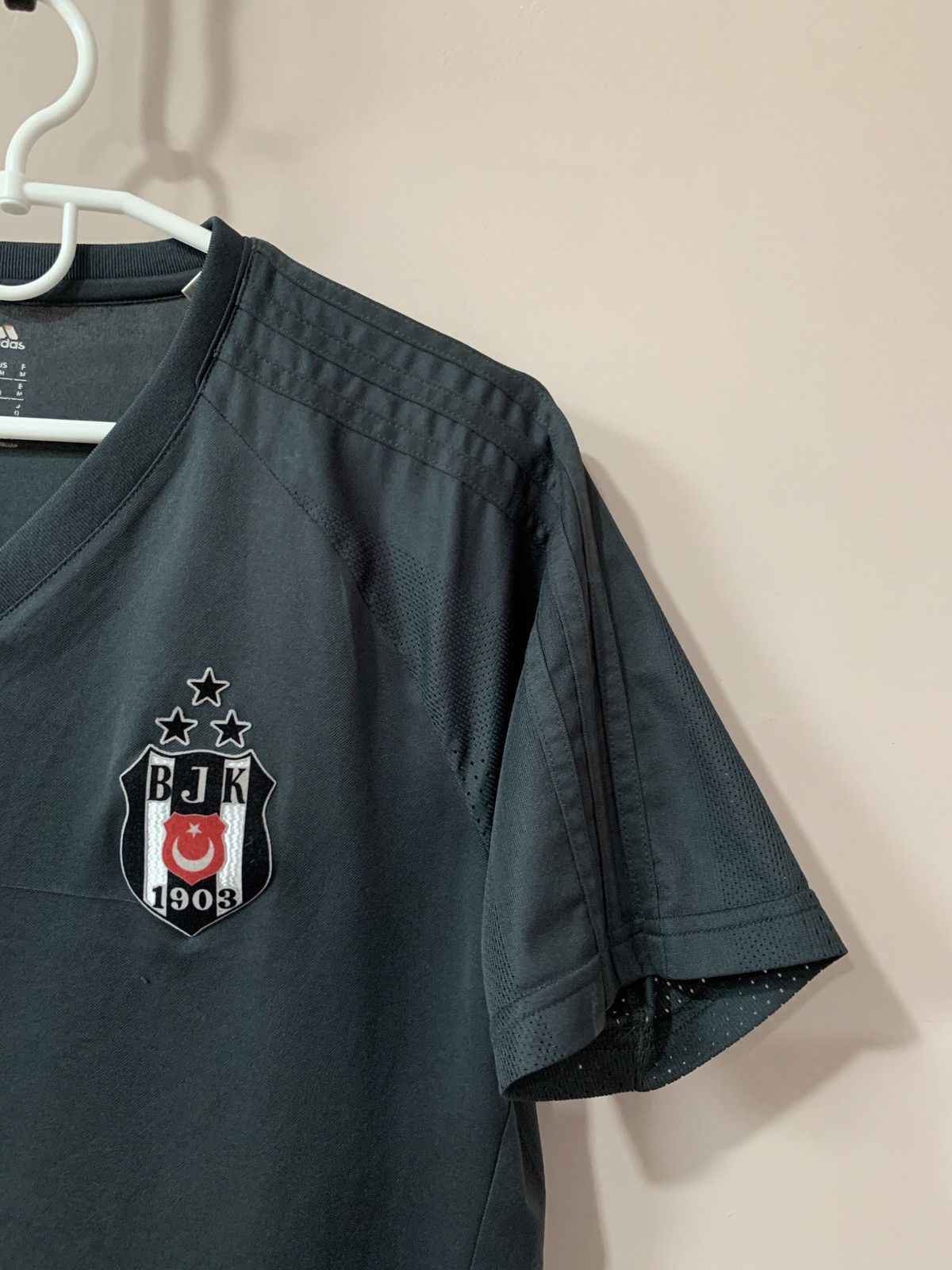 Adidas besiktas training jersey adizero adidas shirt 2016 pre-match Size US M / EU 48-50 / 2 - 4 Thumbnail