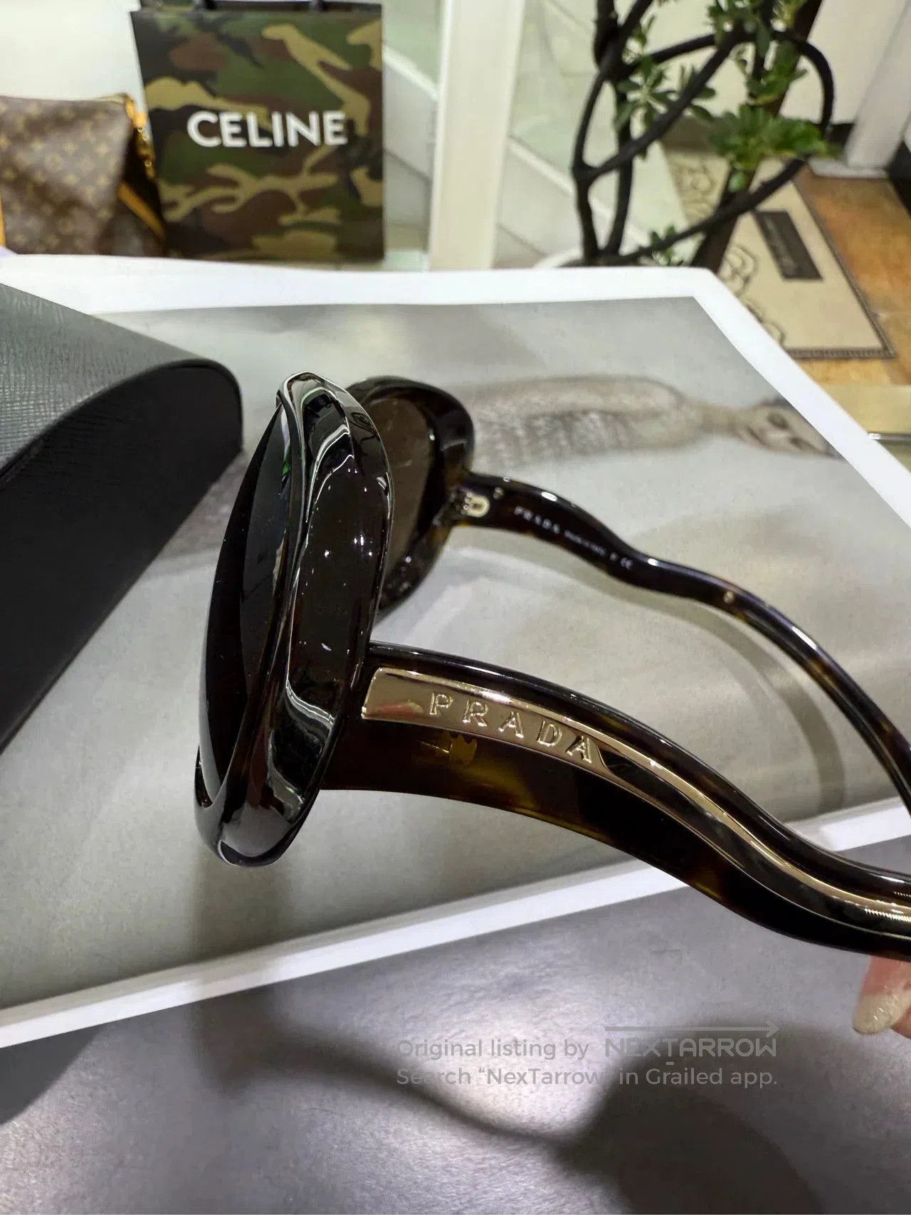 Prada Prada Sunglasses with Case. Size ONE SIZE - 4 Thumbnail
