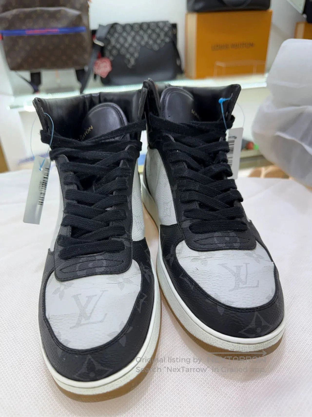 Louis Vuitton LV Rivoli High. Size US 8 / EU 41 - 2 Thumbnail