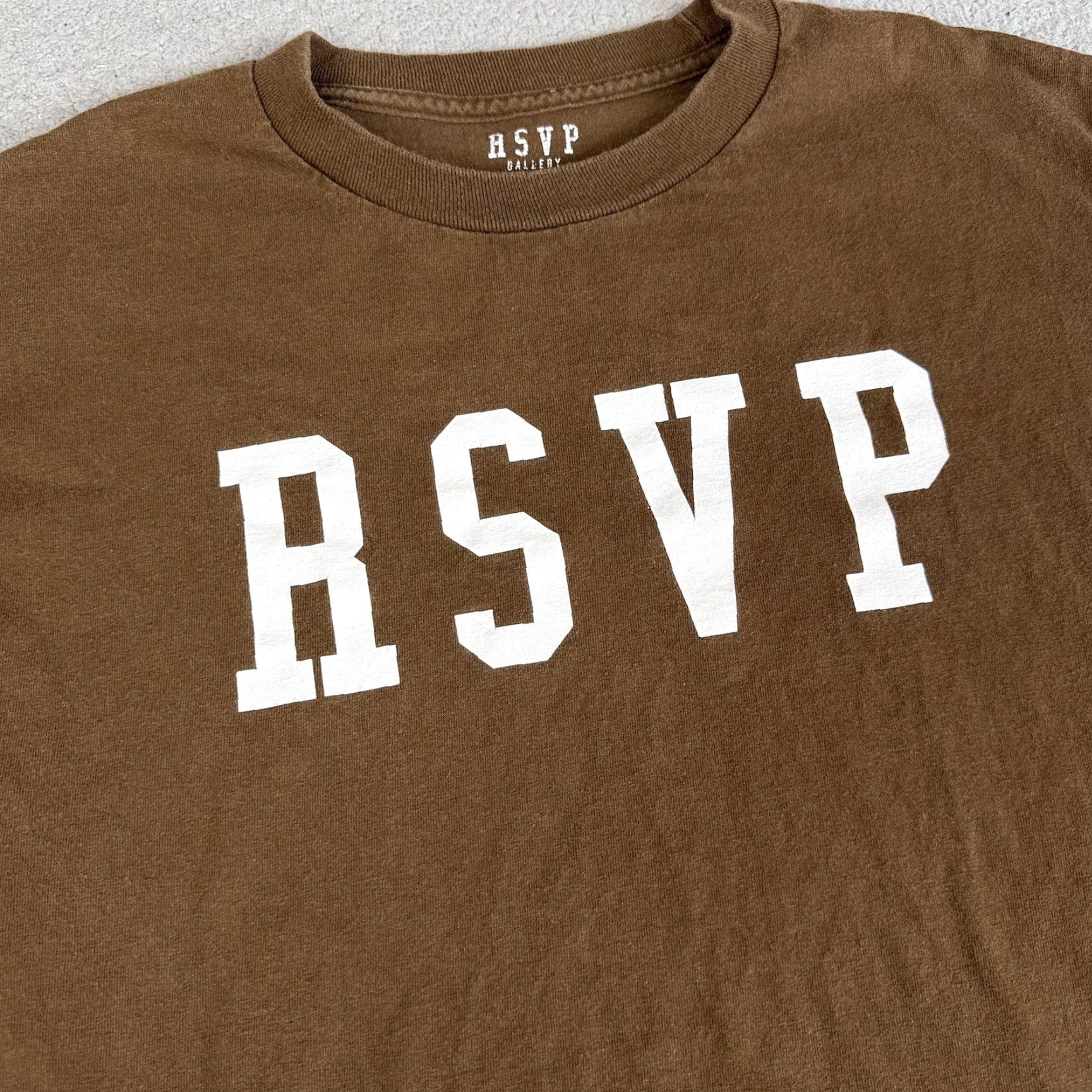 Essentials RSVP Gallery T Shirt Adult M Brown Chicago Streetwear Graphic Print Logo 90s Sports Mens Regular Crew Neck Short Sleeve Vintage No Size US M / EU 48-50 / 2 - 2 Thumbnail