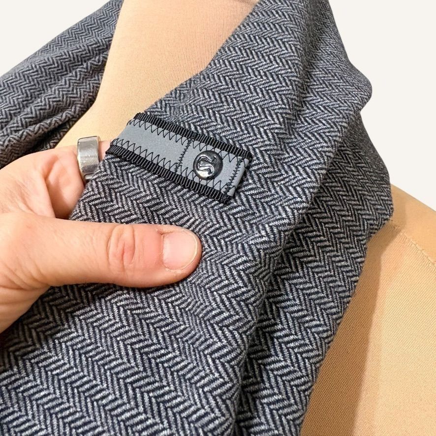 Lululemon Lululemon Vinyasa Convertible Scarf Rulu OS Gray Herringbone Size ONE SIZE - 5 Thumbnail